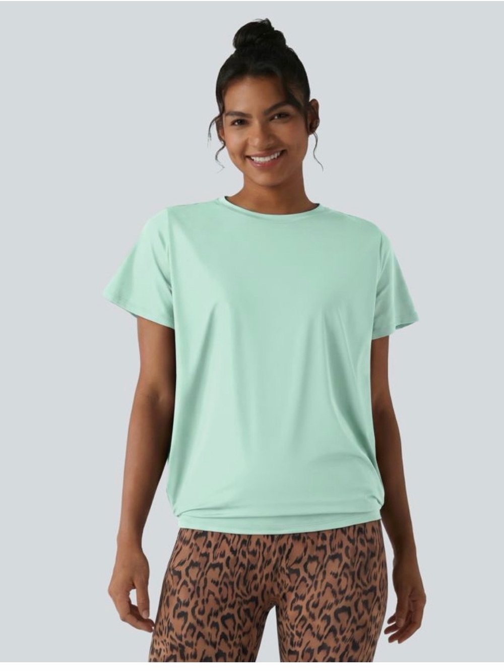 Halara Round Neck Short Sleeve Ruched Cool Touch
Yoga Sports Top-UPF50+